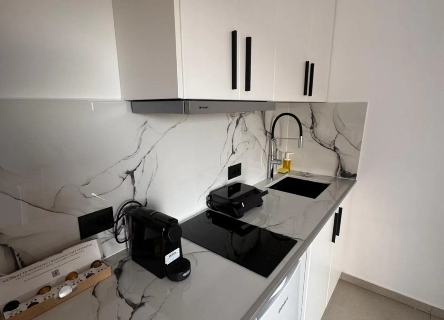 Aliko Residence - Sea View Sarande Apartment